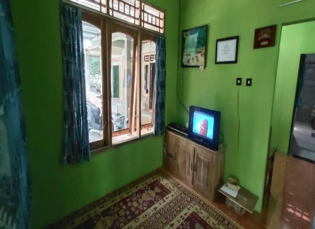 Батуретно: Homestay Sawo Manis Syariah