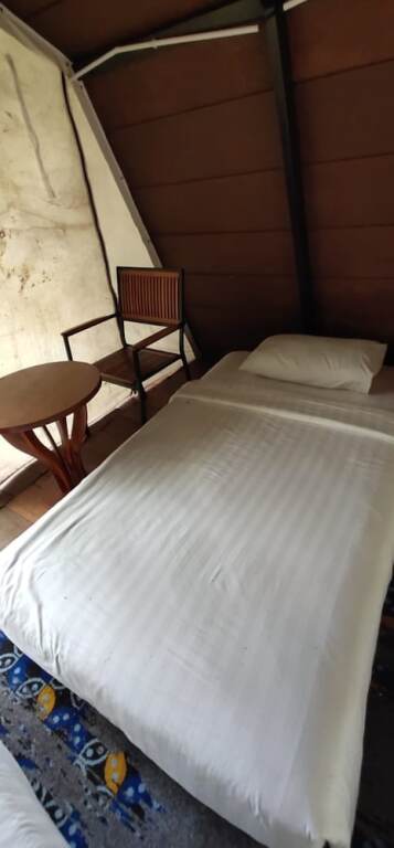 Батуретно: Seribu Batu Songgo Langit Resort & Camp