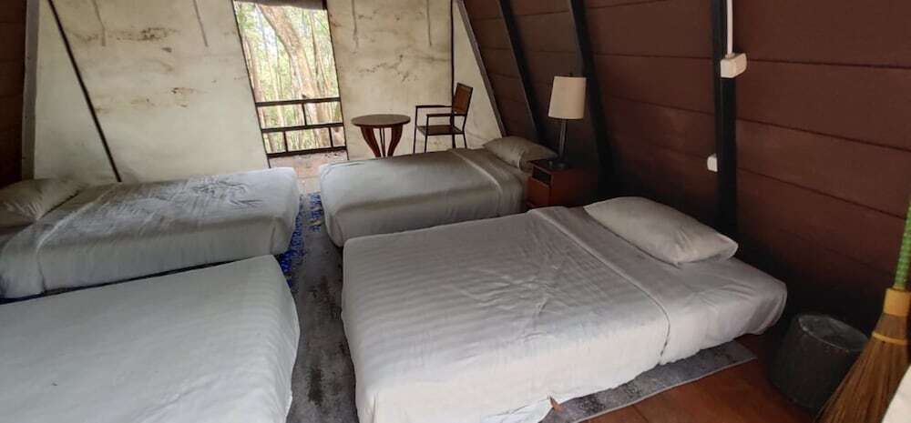Батуретно: Seribu Batu Songgo Langit Resort & Camp