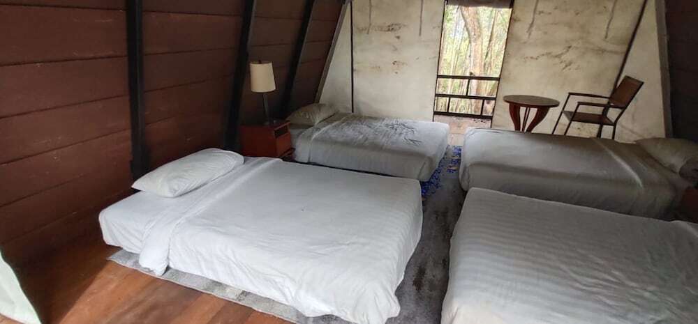 Батуретно: Seribu Batu Songgo Langit Resort & Camp