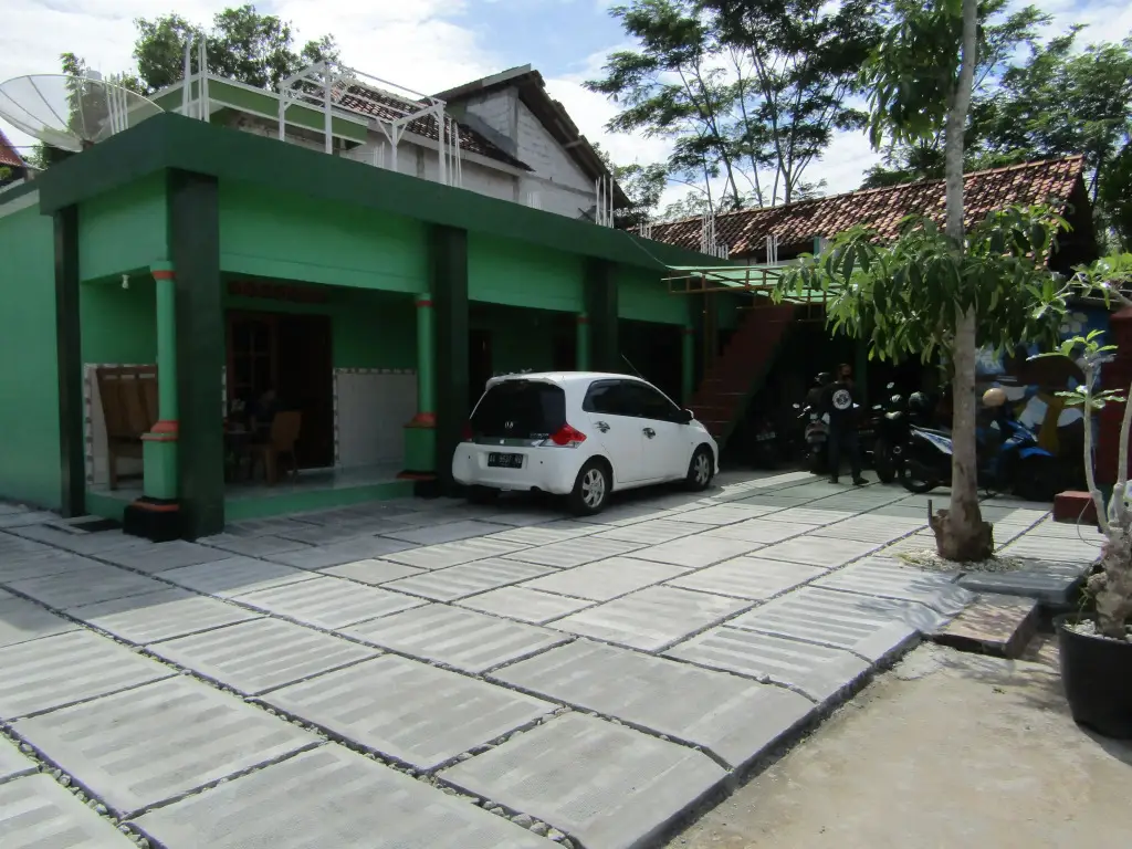 Парангтритис: Losmen Kinasih Puncak & Gazebo Pandang