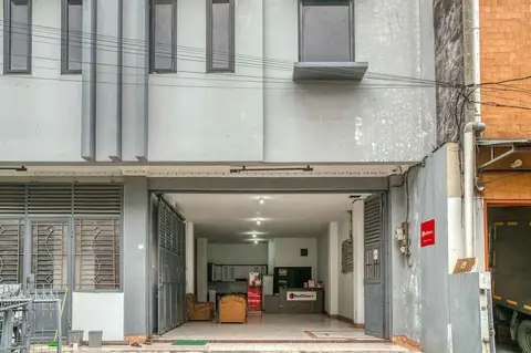 RedDoorz near Duta Merlin — фото 1