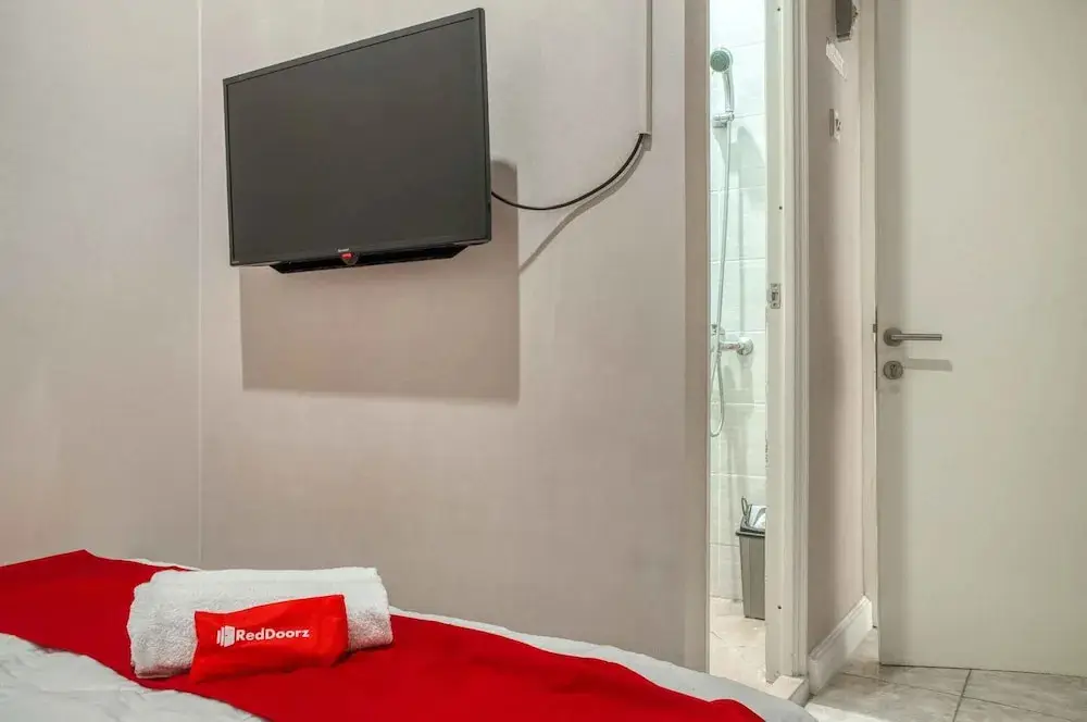 Джакарта: RedDoorz near Duta Merlin