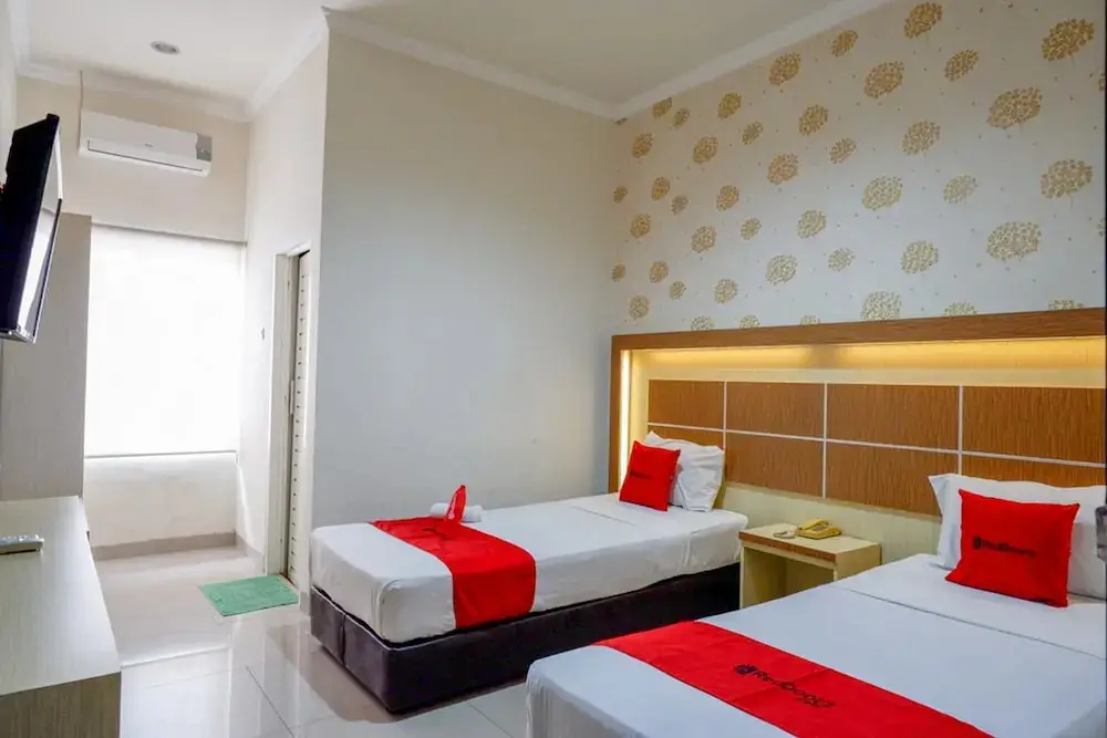 Палу: RedDoorz @ Hotel Bumi Palupy