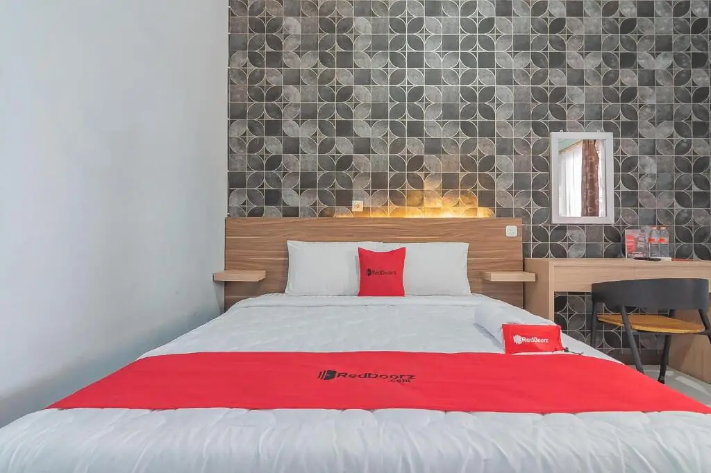Гарут: RedDoorz near Alun-Alun Garut