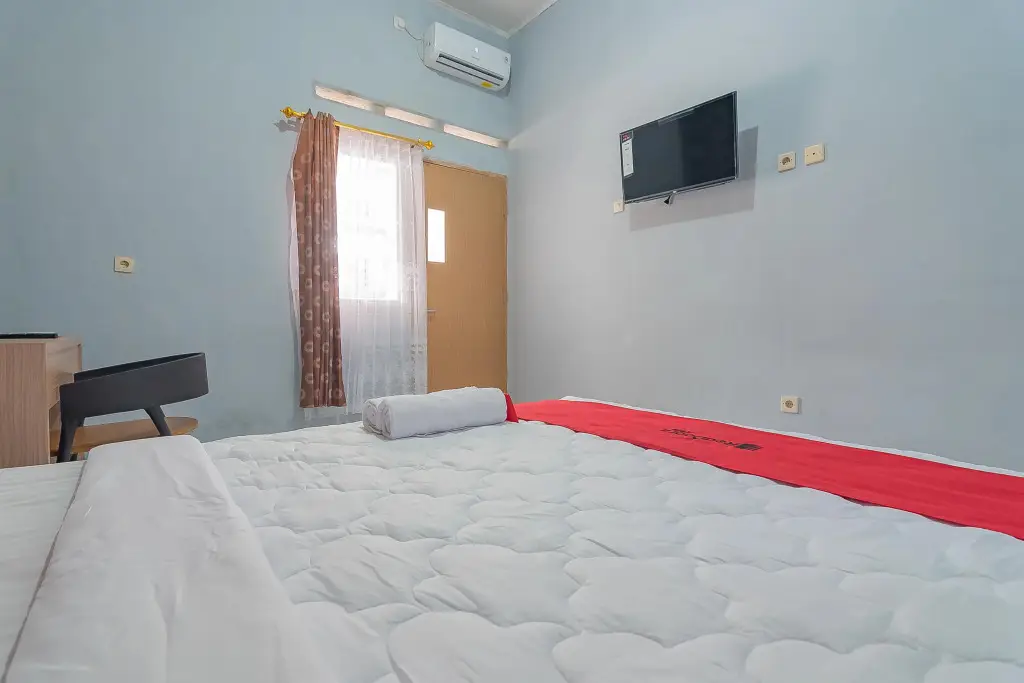 Гарут: RedDoorz near Alun-Alun Garut