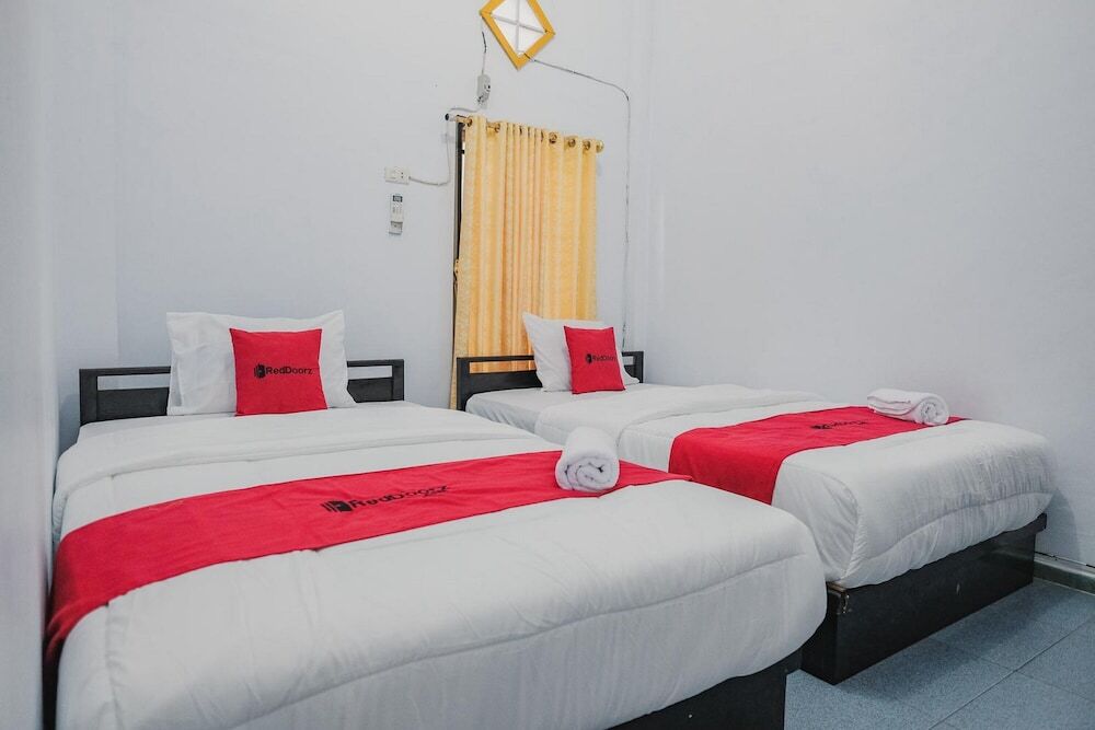 Кепахианг: RedDoorz Syariah near Tugu Kopi Kepahiang