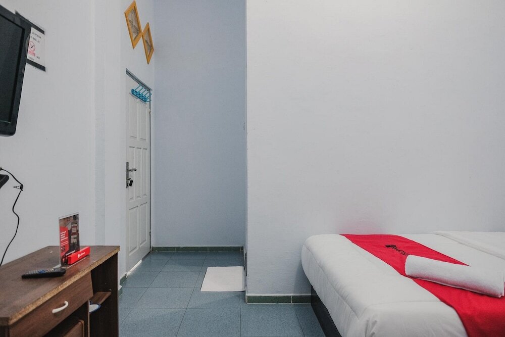 Кепахианг: RedDoorz Syariah near Tugu Kopi Kepahiang
