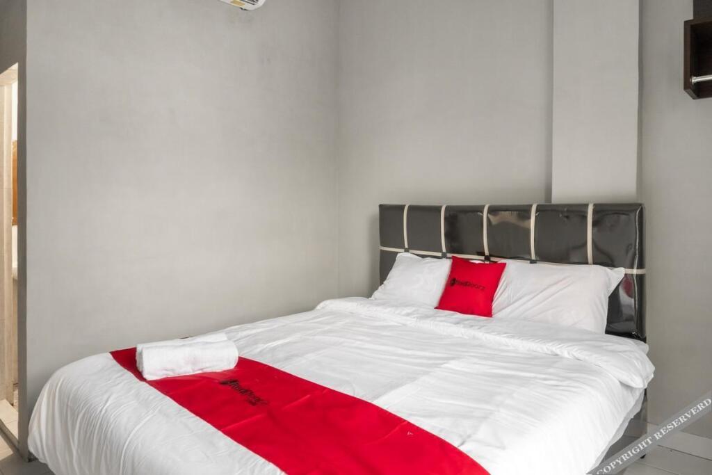 Медан: RedDoorz near Manhattan Square Medan