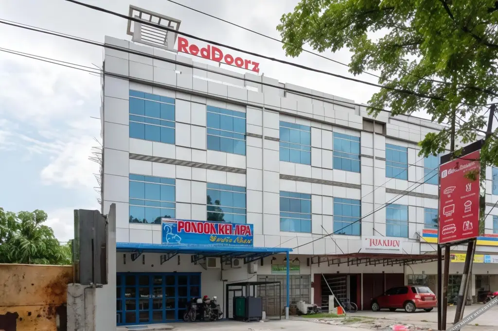 Медан: RedDoorz near Manhattan Square Medan