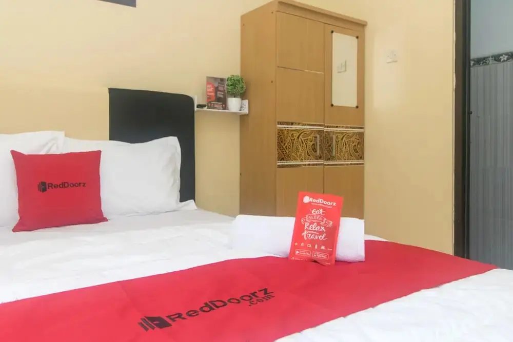 Мадиун: RedDoorz Syariah near Stasiun Madiun