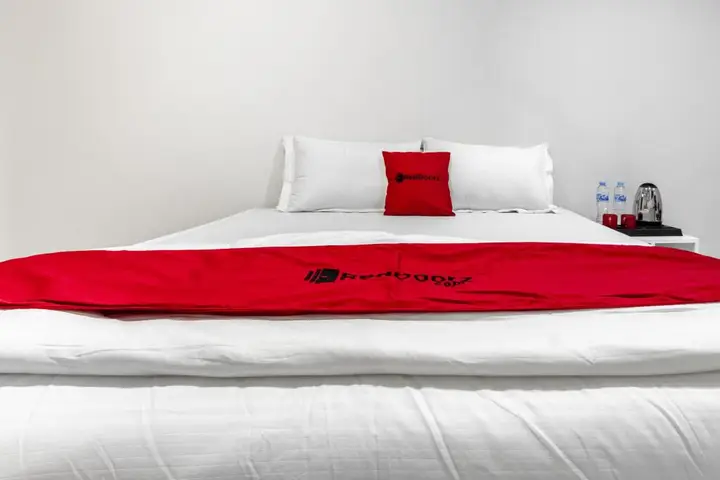 Сурабая: RedDoorz Plus @ Gunungsari Surabaya