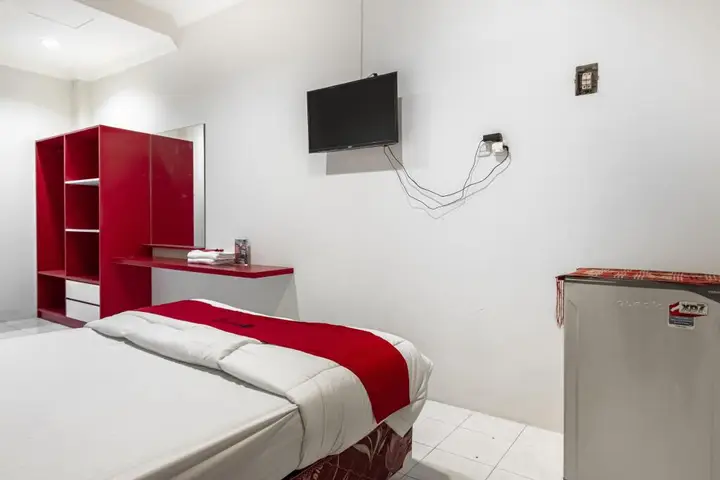 Сурабая: RedDoorz Plus @ Gunungsari Surabaya