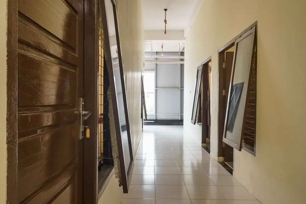 Букиттинги: RedDoorz Syariah near Lubang Jepang Bukittinggi