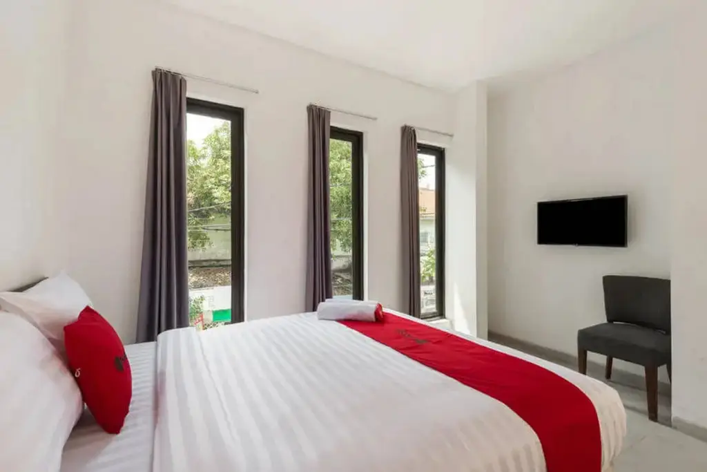 Сурабая: RedDoorz near Kaza Mall Surabaya