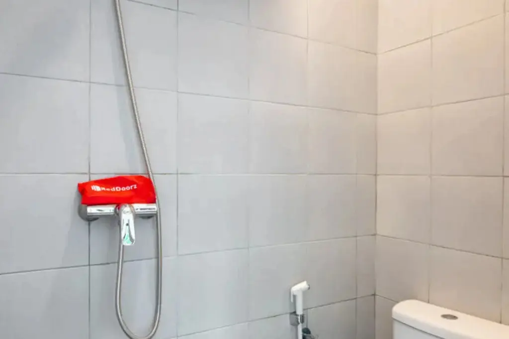 Сурабая: RedDoorz near Kaza Mall Surabaya
