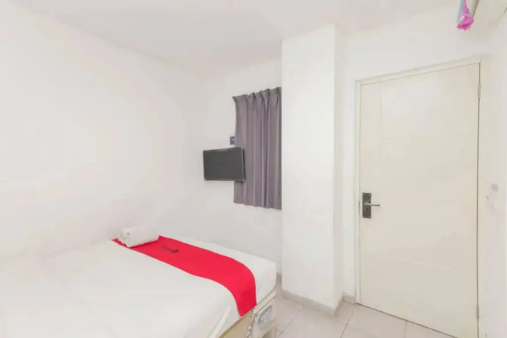 Сурабая: RedDoorz near Kaza Mall Surabaya
