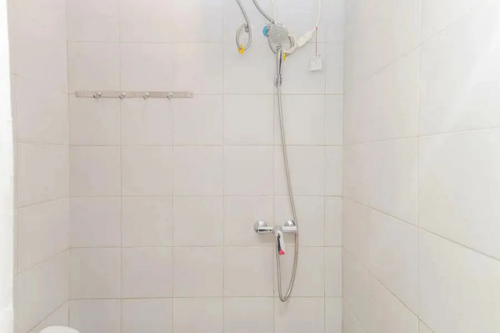 Сурабая: RedDoorz near Kaza Mall Surabaya