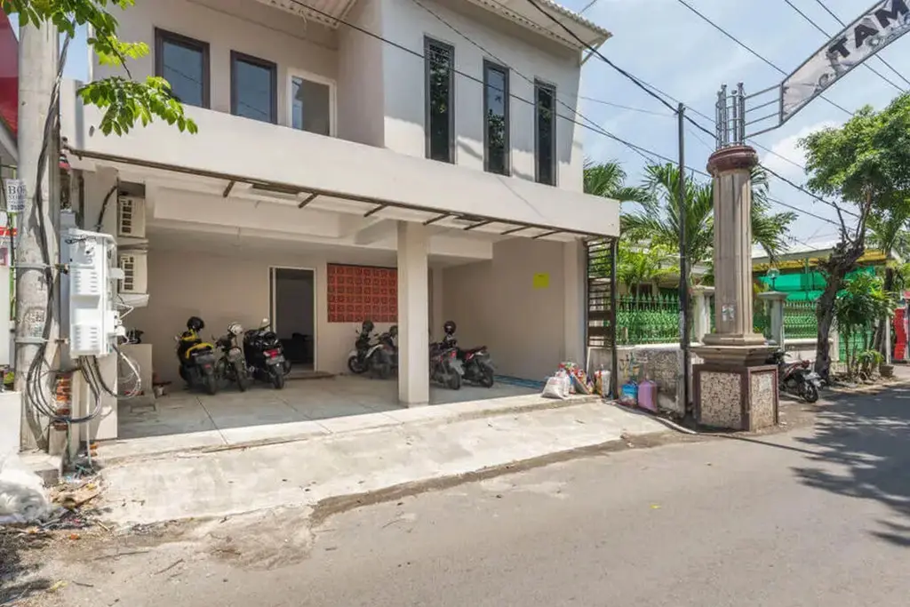 Сурабая: RedDoorz near Kaza Mall Surabaya