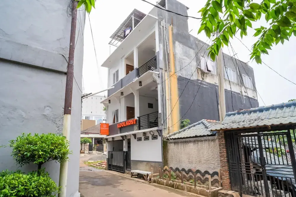 Джакарта: Koolkost near Universitas Pancasila