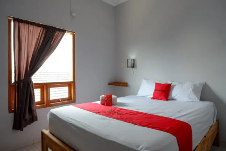 Семаранг: RedDoorz Syariah Near Gerbang Toll Manyaran