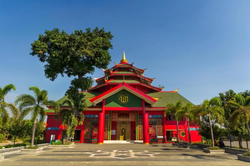 Сурабая: KoolKost Syariah near Tunjungan Plaza 2