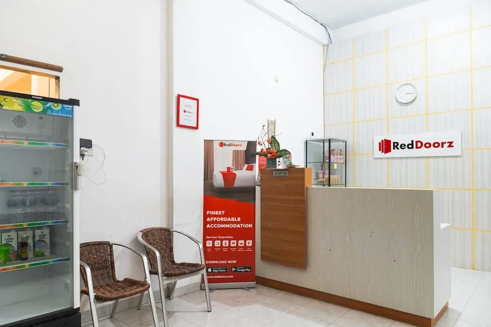 Палембанг: RedDoorz near Sultan Mahmud Badaruddin Airport Palembang