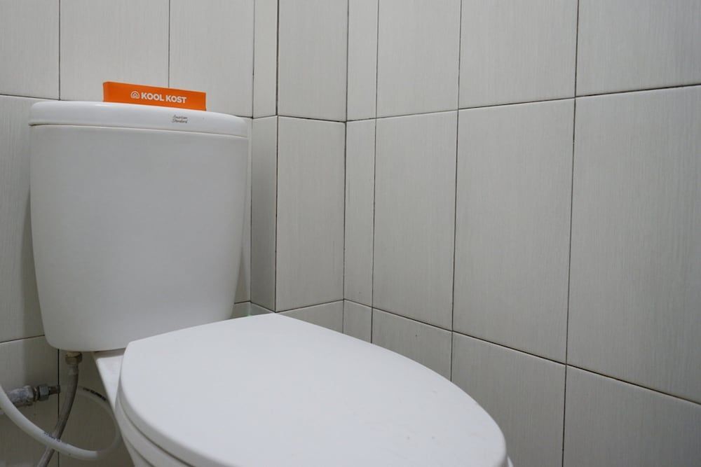 Джокьякарта: KoolKost Female Syariah near UII Taman Siswa