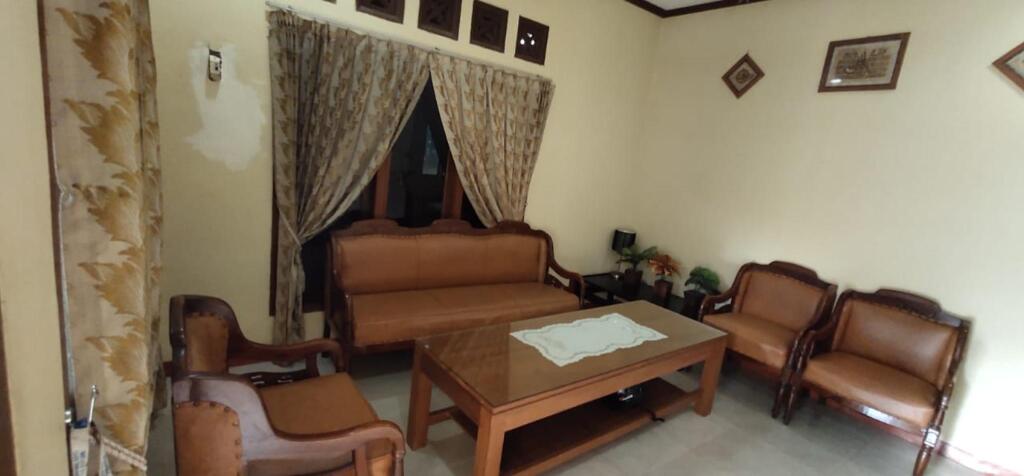 Батуретно: Ngatiyo Homestay