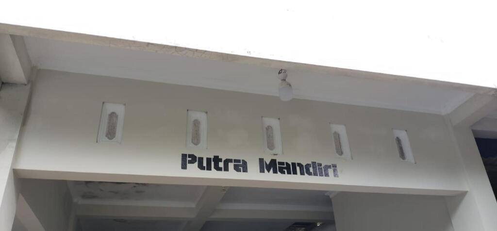 Батуретно: Homestay Putra Mandiri