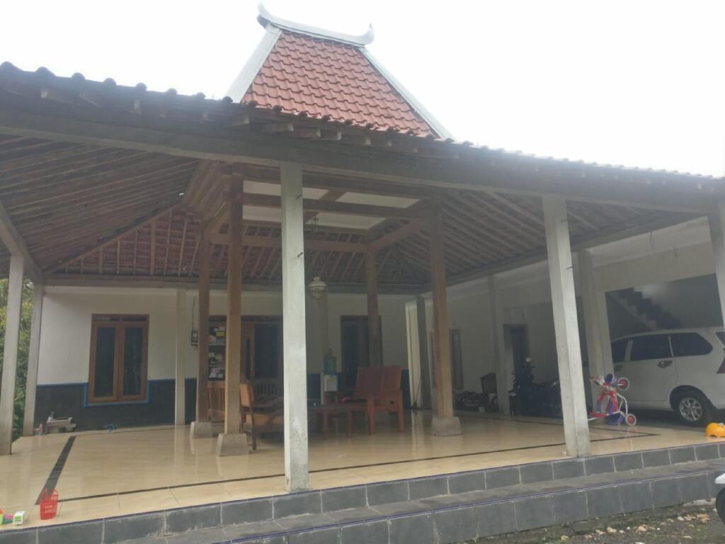 Батуретно: Homestay Putra Mandiri