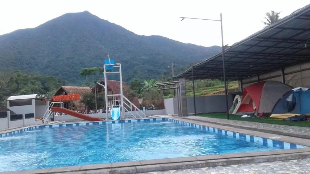 Читарингул: Kampung Istal Bogor