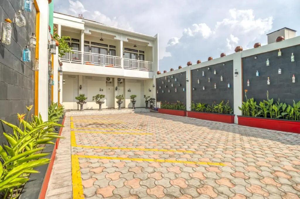 Джокьякарта: RedDoorz Plus near Gembira Loka Zoo 2