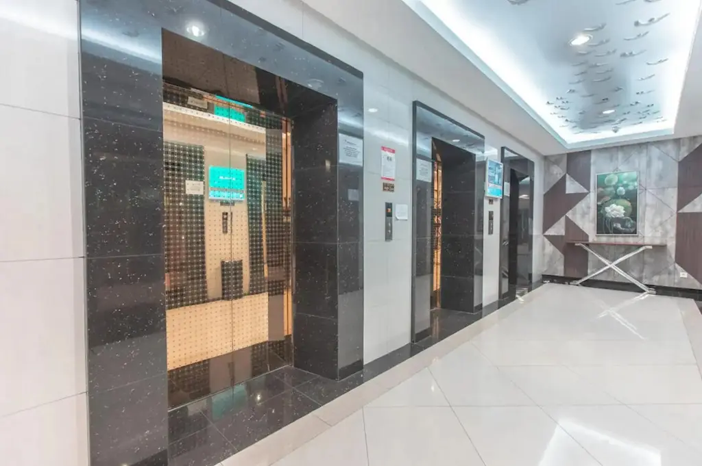 Бекаси: RedLiving Apartemen Grand Kamala Lagoon - Kita Pro Tower Barclay North