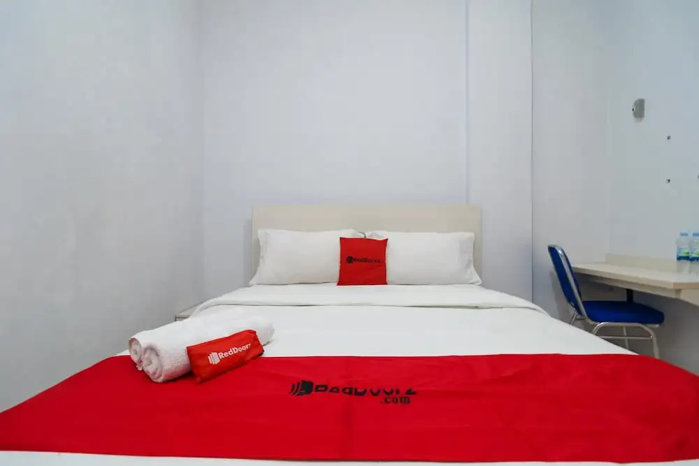 Палембанг: RedDoorz Syariah near Stasiun LRT Bumi Sriwijaya