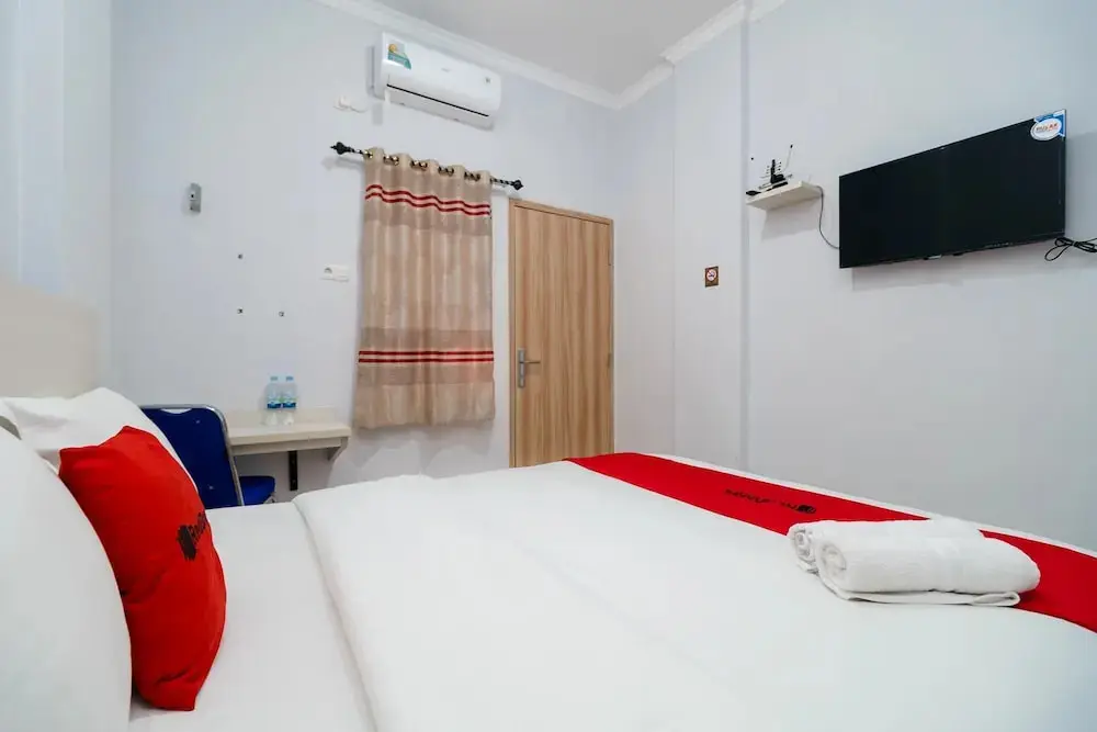 Палембанг: RedDoorz Syariah near Stasiun LRT Bumi Sriwijaya
