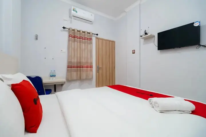 Палембанг: RedDoorz Syariah near Stasiun LRT Bumi Sriwijaya