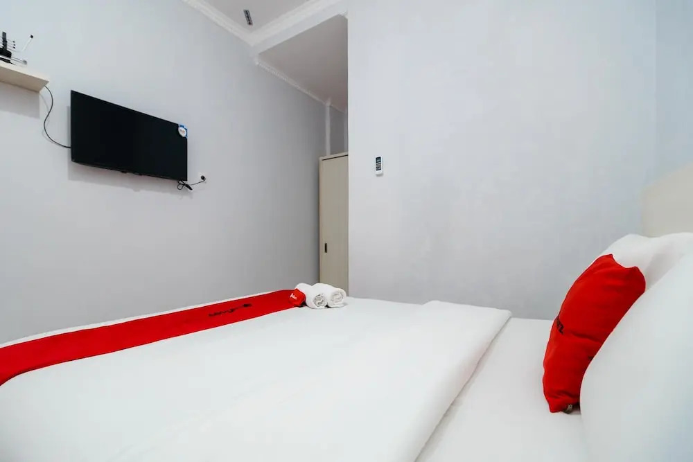 Палембанг: RedDoorz Syariah near Stasiun LRT Bumi Sriwijaya