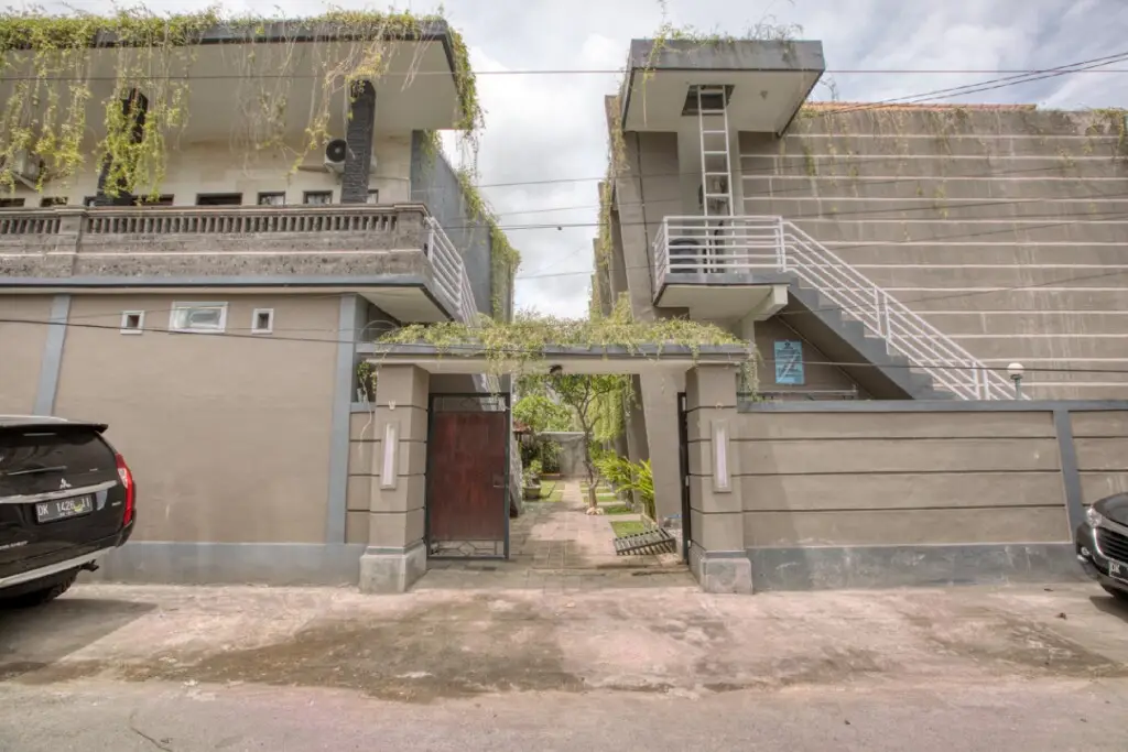 Беноа: RedDoorz near Exit Toll Nusa Dua