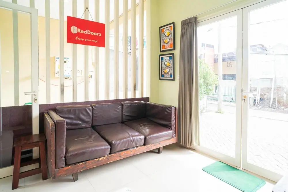 Сидоарджо: RedDoorz Syariah near Suncity Mall Sidoarjo