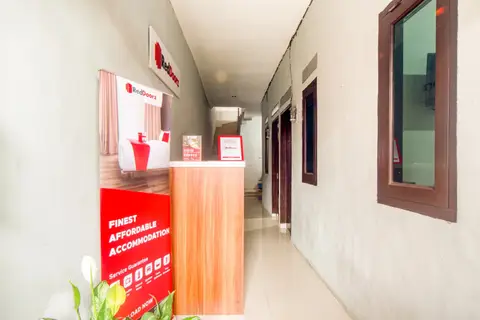 RedDoorz near Graha Cijantung Mall — фото 1