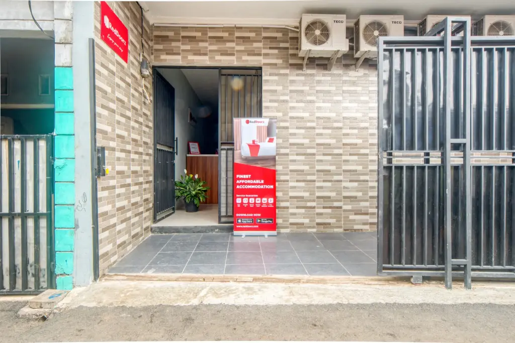 Джакарта: RedDoorz near Graha Cijantung Mall