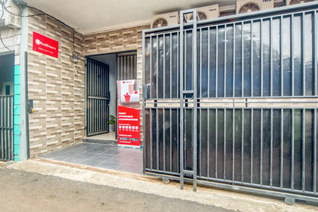 Джакарта: RedDoorz near Graha Cijantung Mall