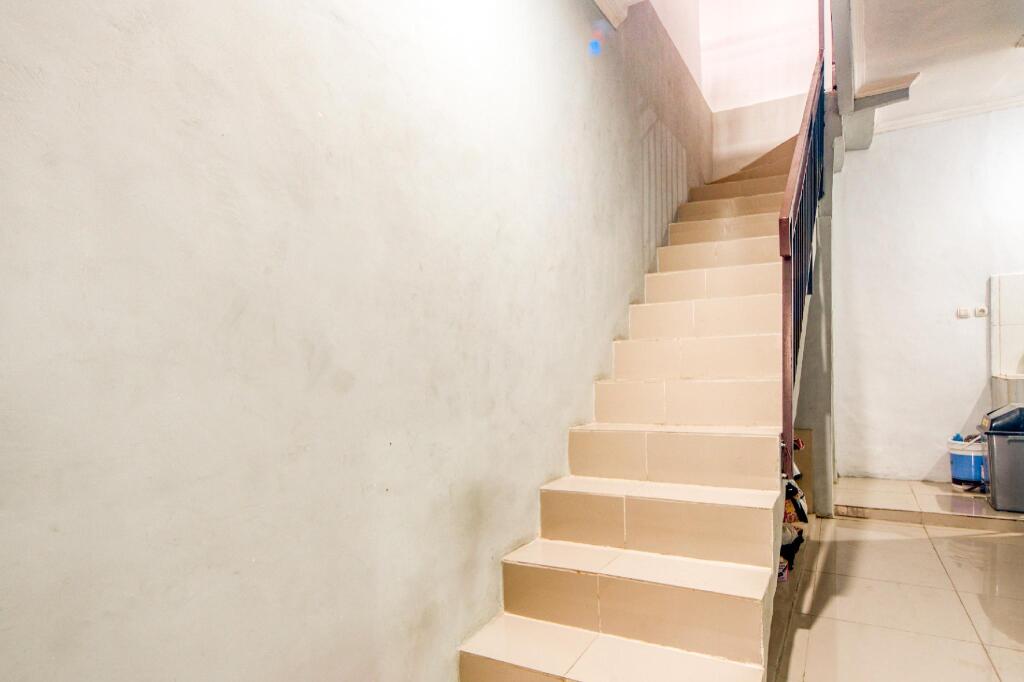 Джакарта: RedDoorz near Graha Cijantung Mall