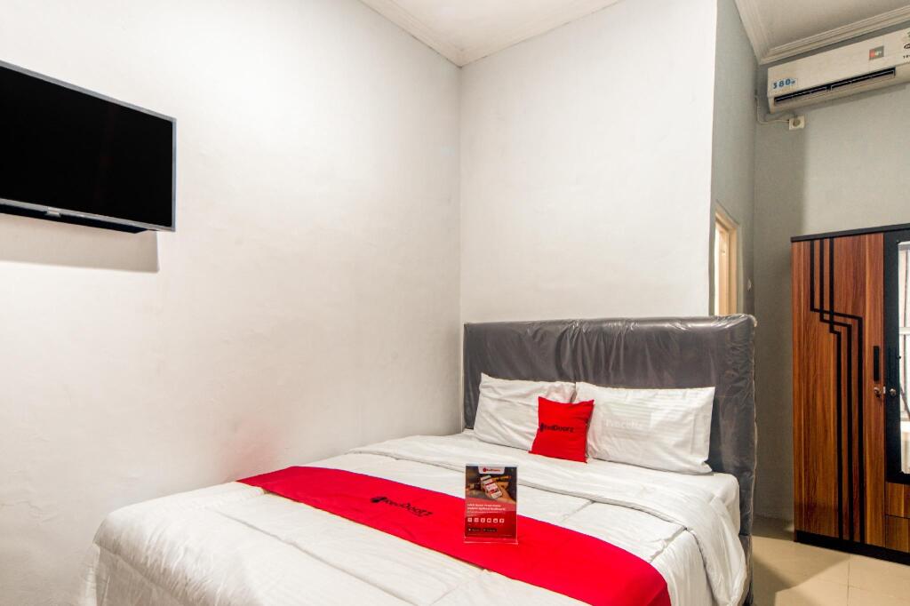 Джакарта: RedDoorz near Graha Cijantung Mall