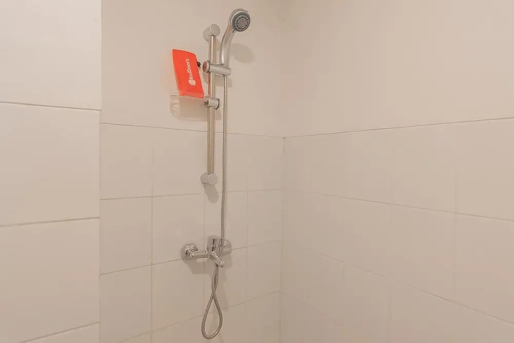 Бандунг: RedDoorz Apartment @ Emerald Towers Bandung