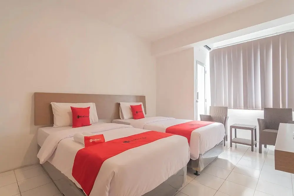 Бандунг: RedDoorz Apartment @ Emerald Towers Bandung