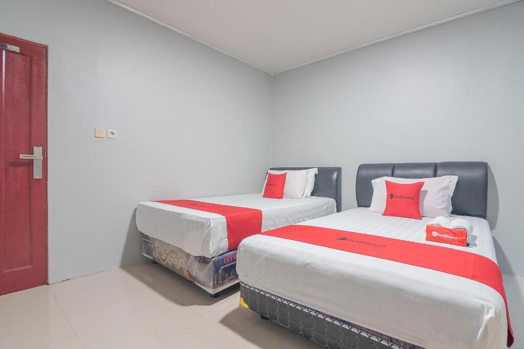 Палангкарая: RedDoorz Syariah @ Jalan Tjilik Riwut