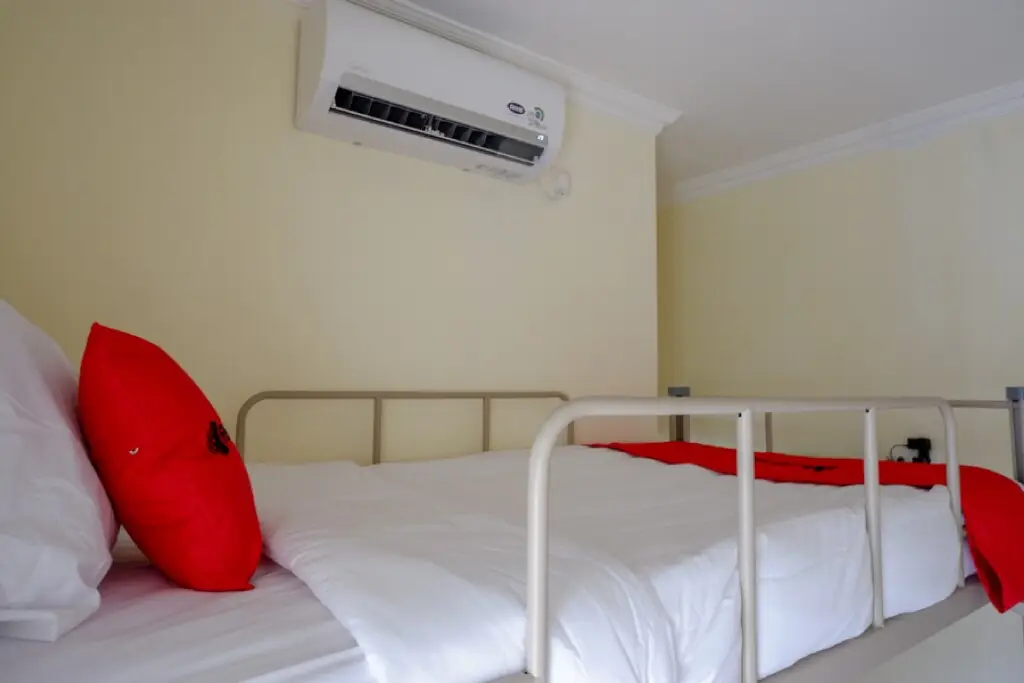 Семаранг: RedDoorz Hostel near Kota Lama Semarang