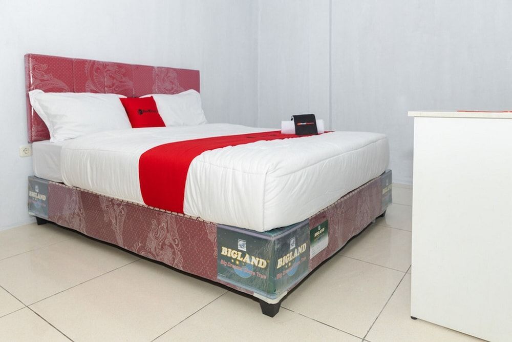 Манадо: RedDoorz Plus near Transmart Kairagi Dua Manado